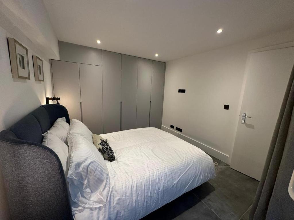Two Bedroom House In Kilburn Londen Buitenkant foto