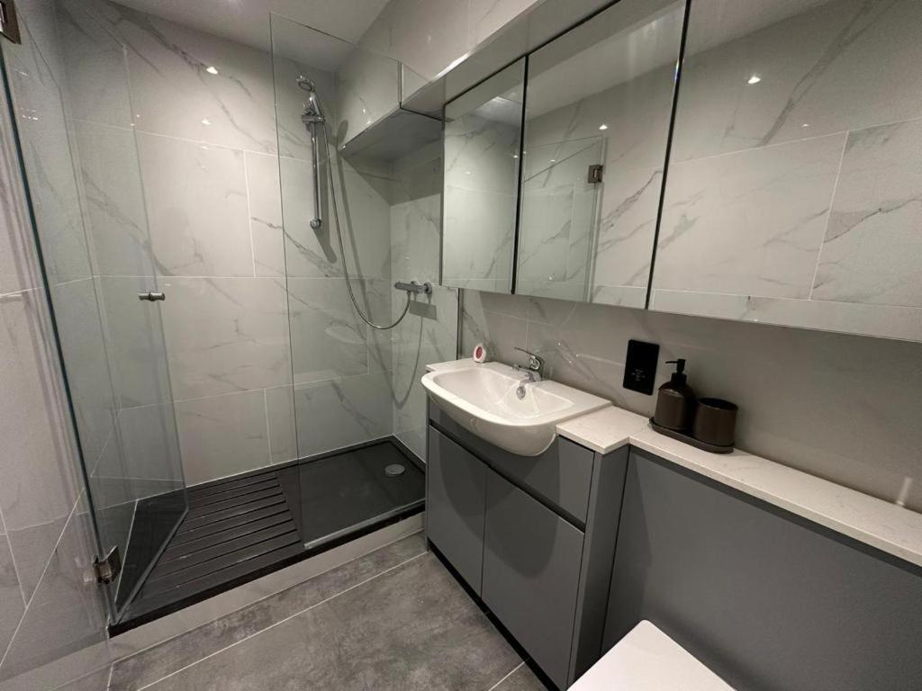 Two Bedroom House In Kilburn Londen Buitenkant foto